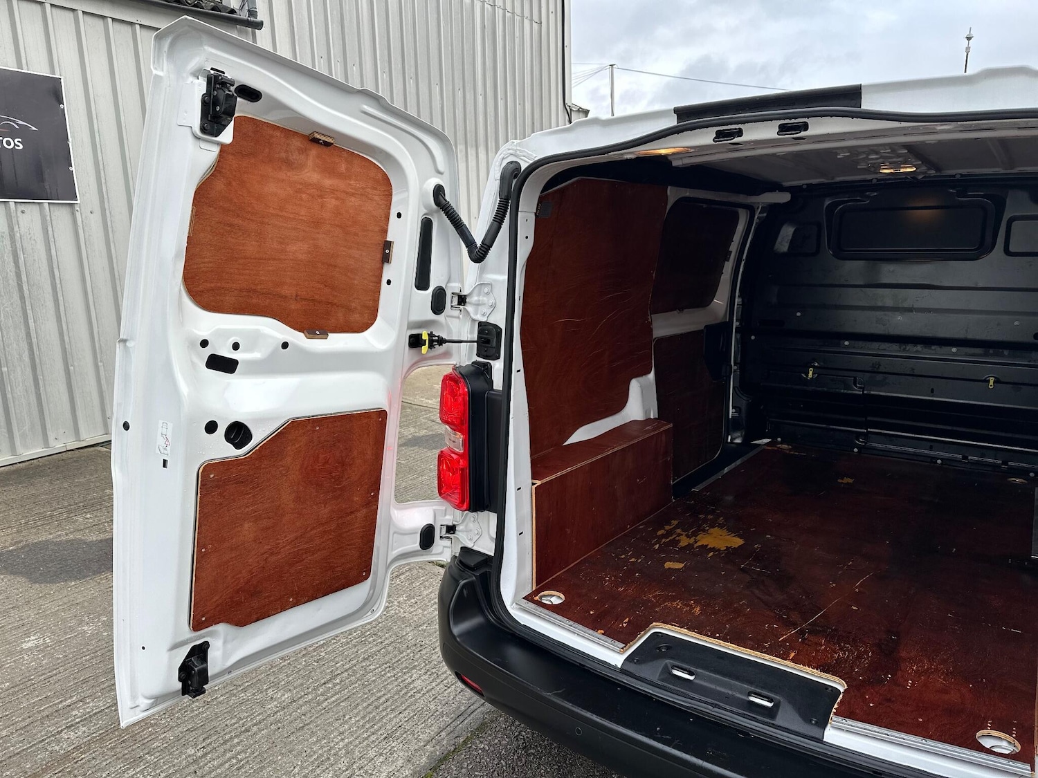 Used Peugeot Expert 2021 for sale - 76689384: Photo 50