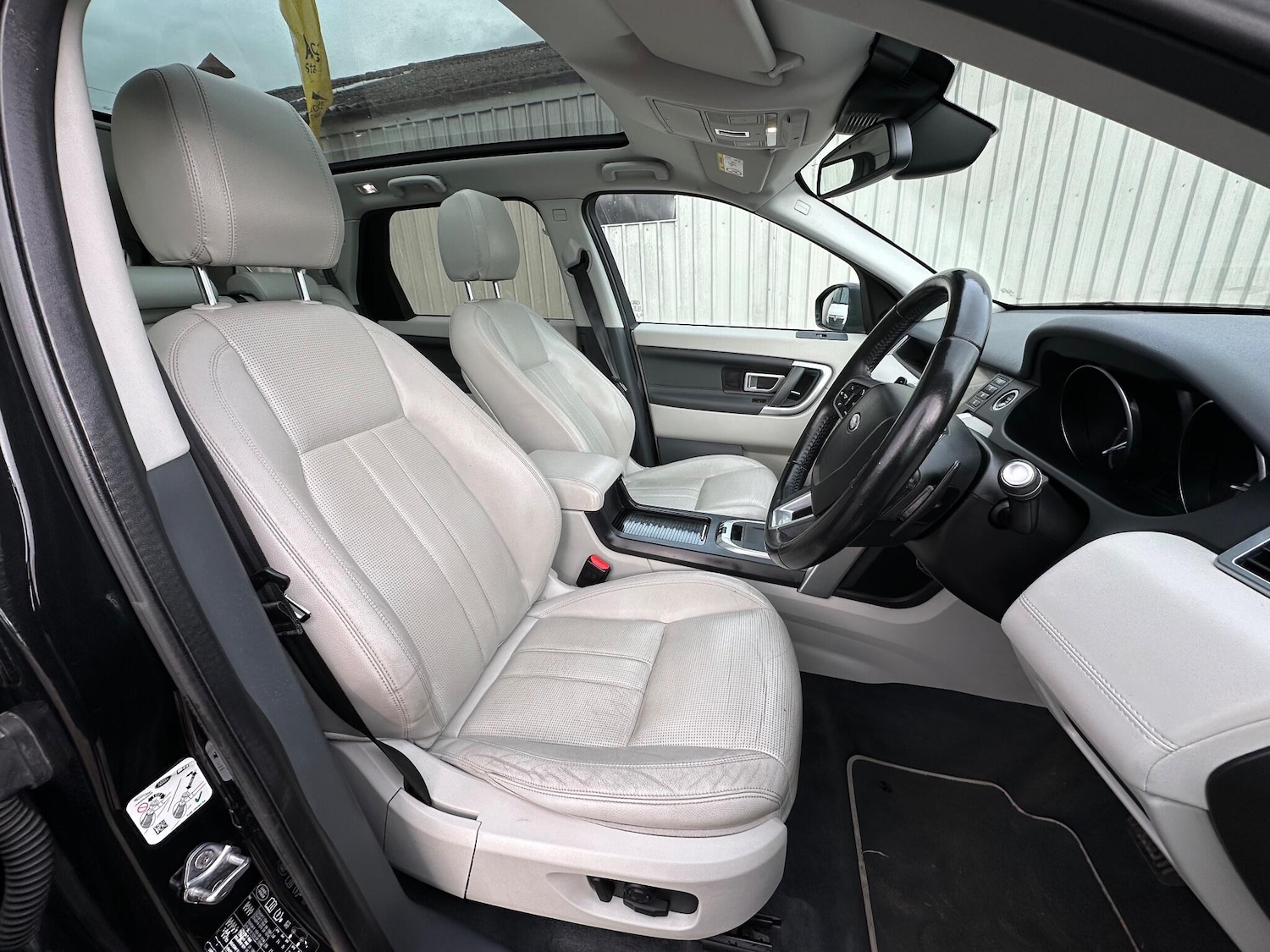 Used Land Rover Discovery Sport 2016 for sale - 77550598: Photo 10