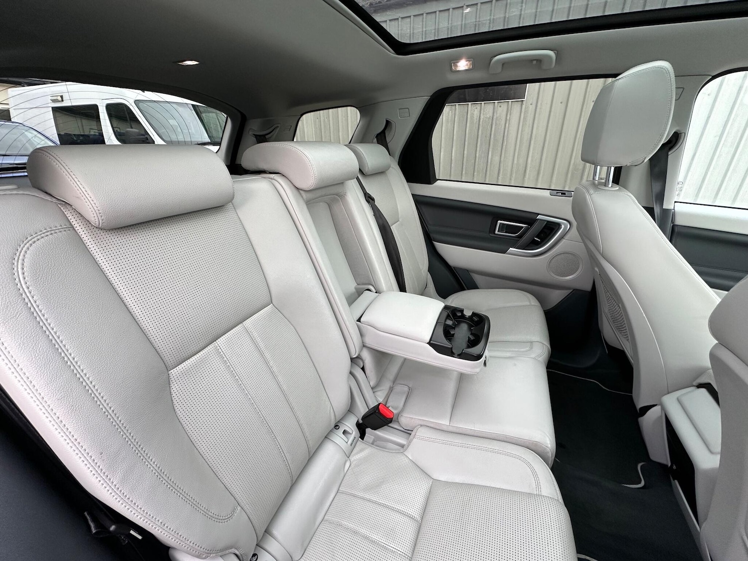 Used Land Rover Discovery Sport 2016 for sale - 77550598: Photo 14