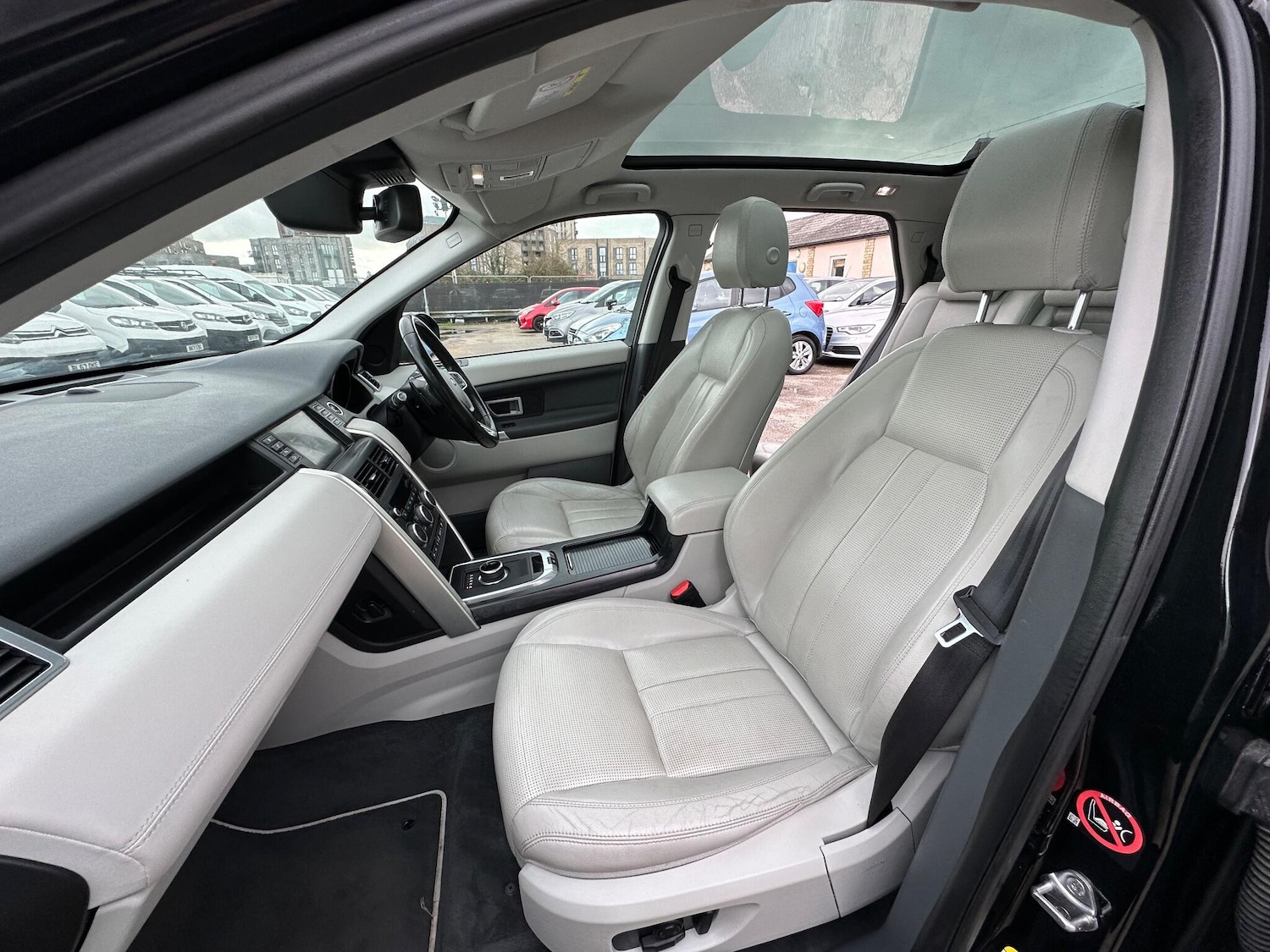 Used Land Rover Discovery Sport 2016 for sale - 77550598: Photo 17