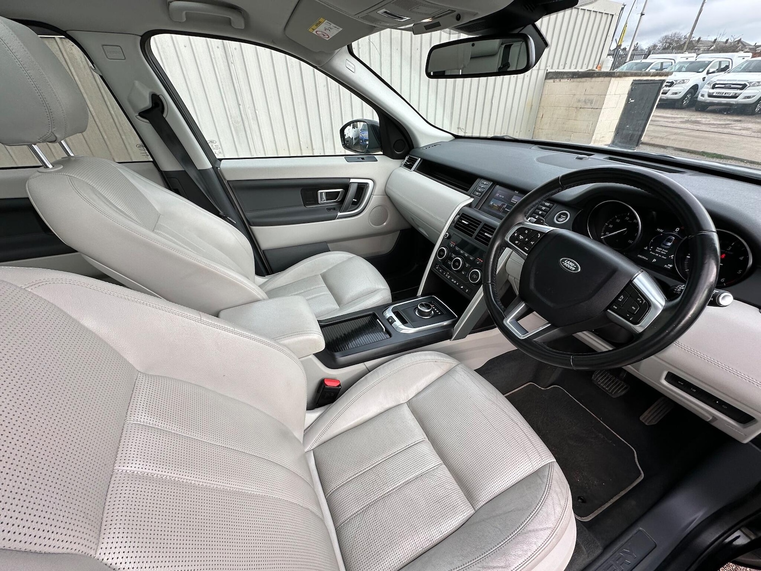 Used Land Rover Discovery Sport 2016 for sale - 77550598: Photo 38