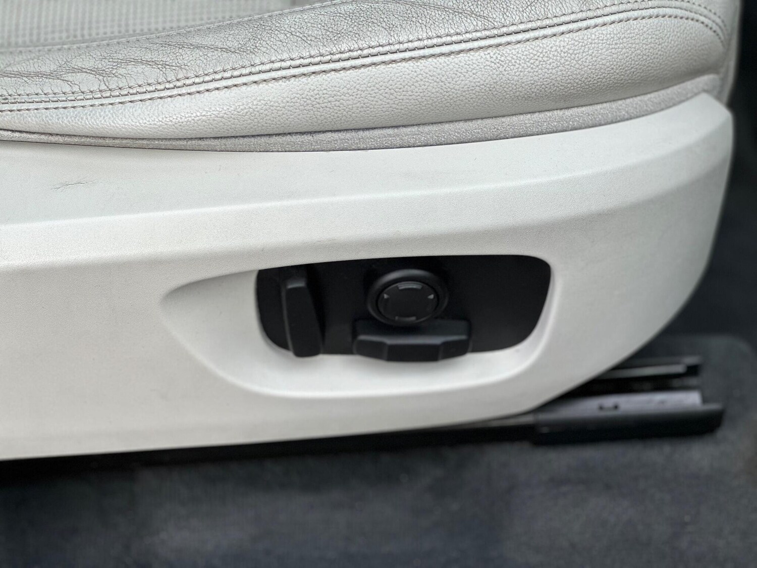 Used Land Rover Discovery Sport 2016 for sale - 77550598: Photo 41