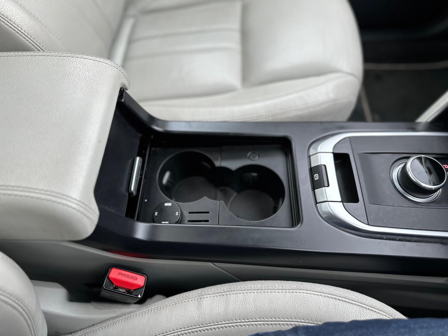 Used Land Rover Discovery Sport 2016 for sale - 77550598: Photo 47