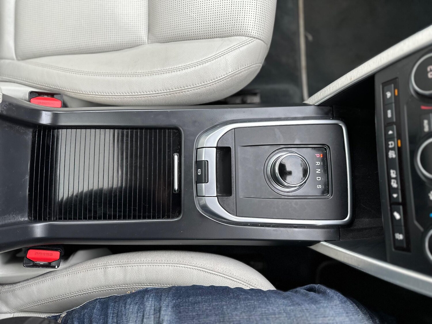 Used Land Rover Discovery Sport 2016 for sale - 77550598: Photo 48