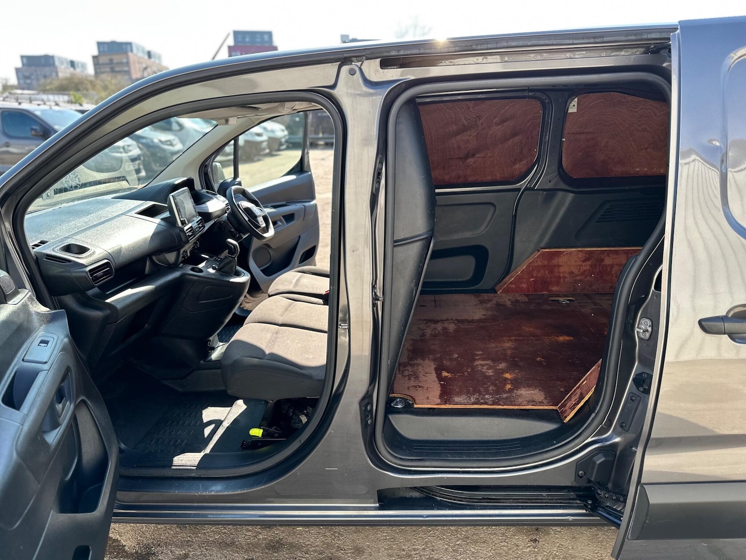 Used Peugeot Partner 2021 for sale - 77957377: Photo 15