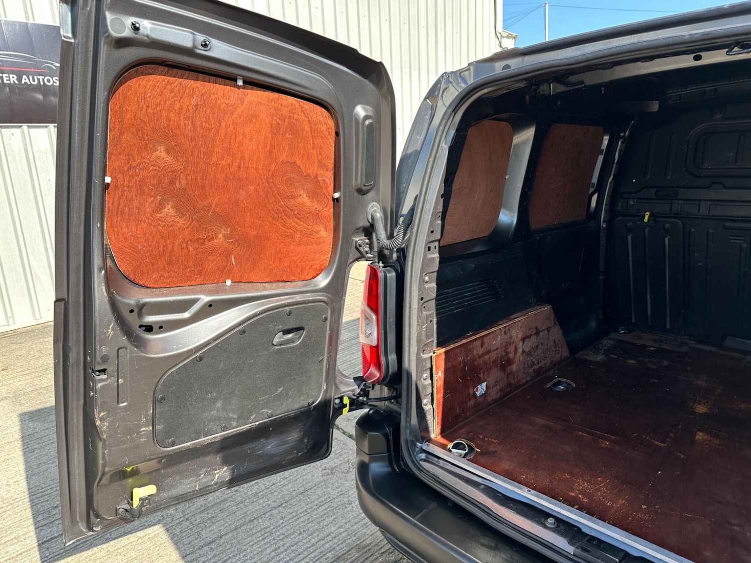 Used Peugeot Partner 2021 for sale - 77957377: Photo 37