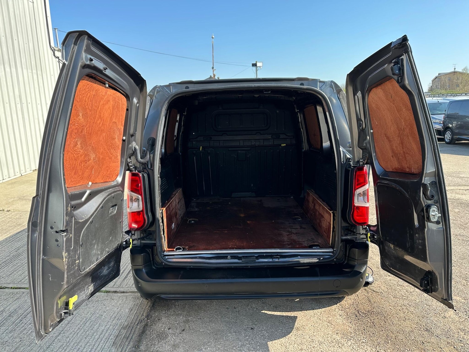 Used Peugeot Partner 2021 for sale - 77957377: Photo 42