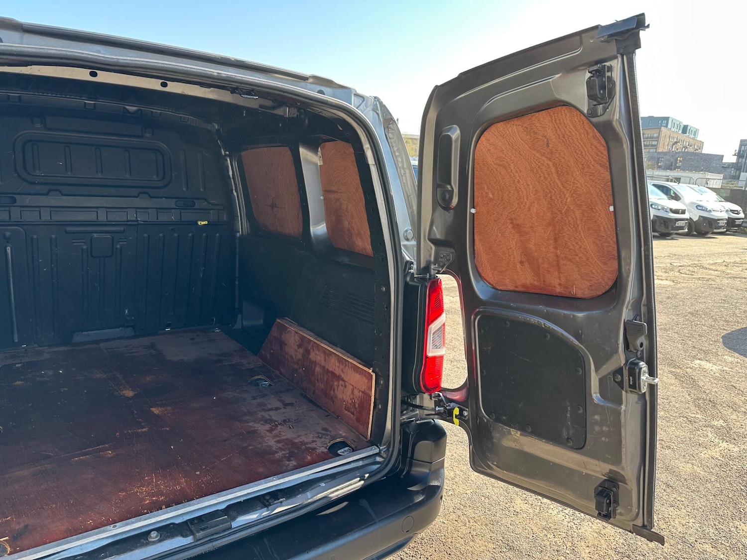 Used Peugeot Partner 2021 for sale - 77957377: Photo 50