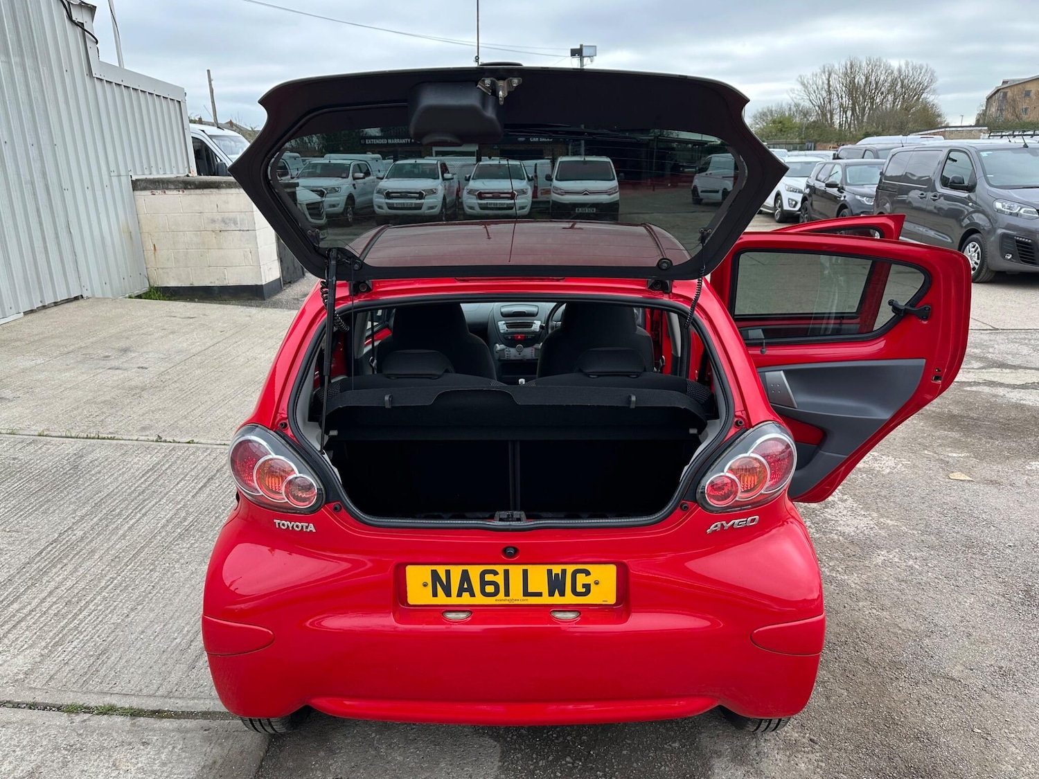 Used Toyota AYGO 2011 for sale - 77926114: Photo 14