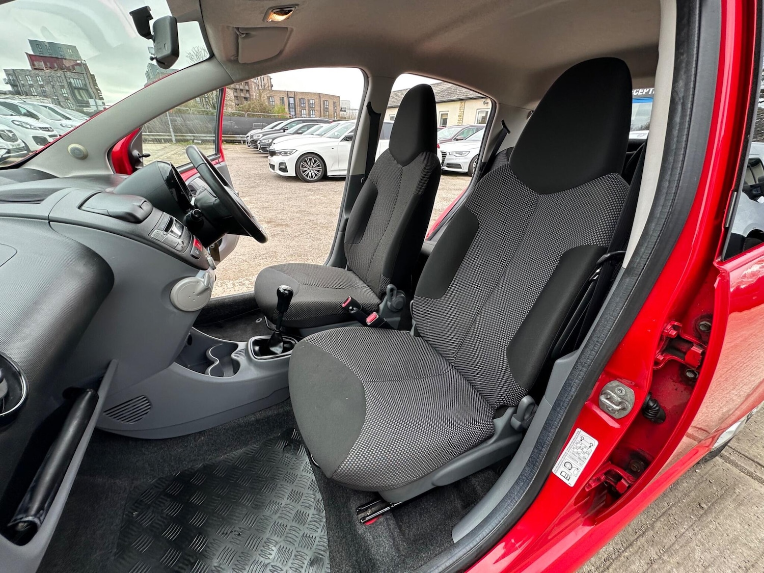 Used Toyota AYGO 2011 for sale - 77926114: Photo 17