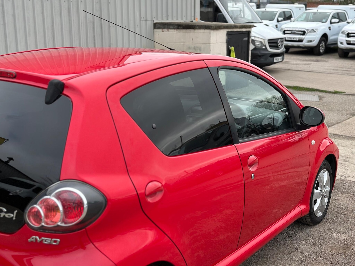 Used Toyota AYGO 2011 for sale - 77926114: Photo 28