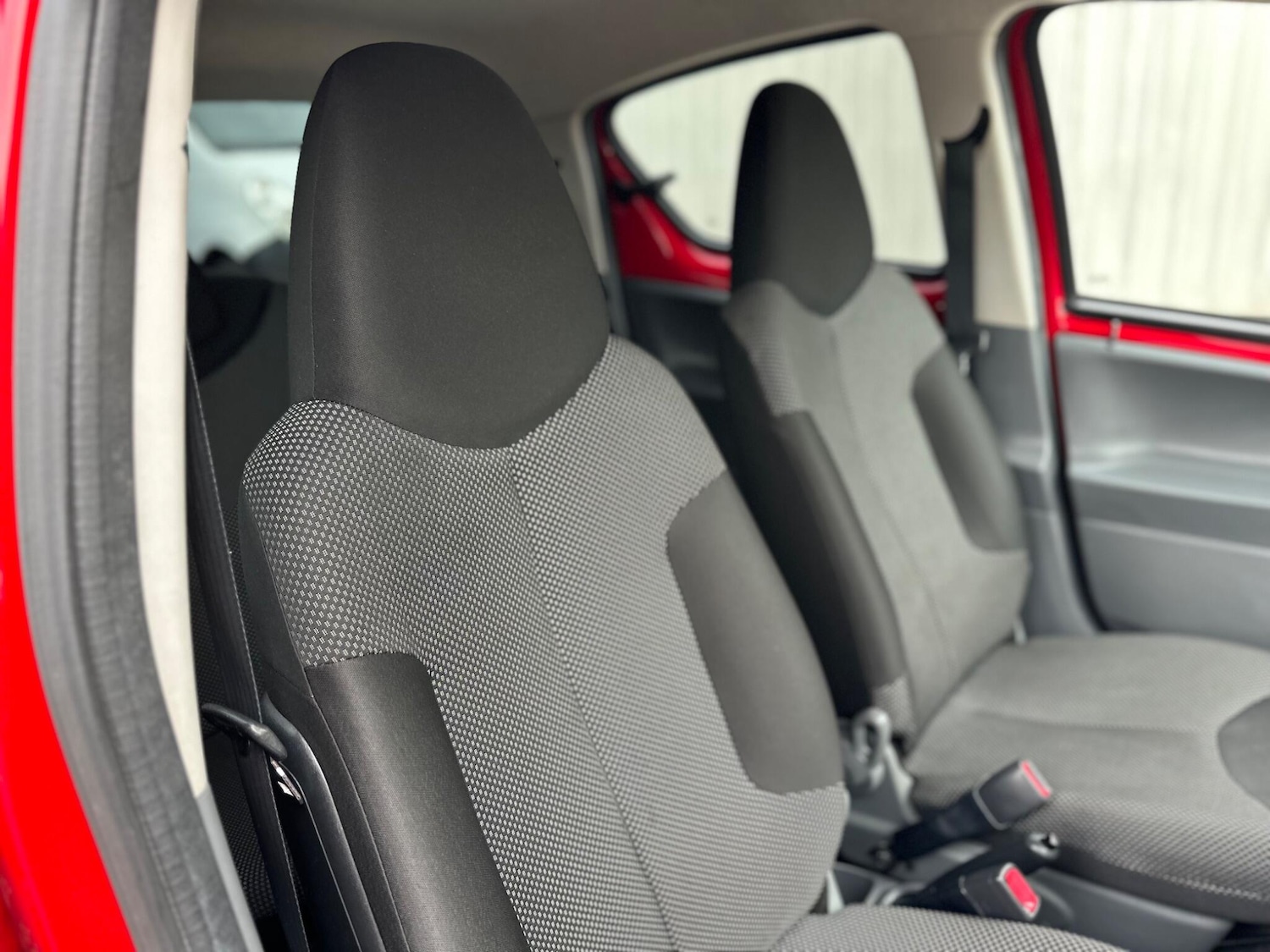 Used Toyota AYGO 2011 for sale - 77926114: Photo 31