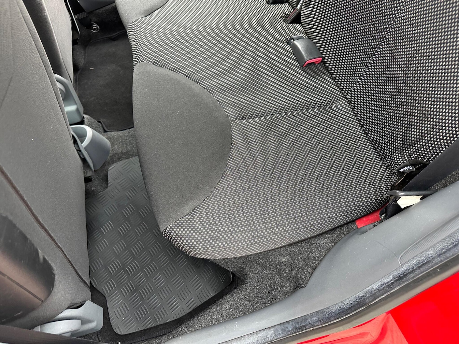 Used Toyota AYGO 2011 for sale - 77926114: Photo 40