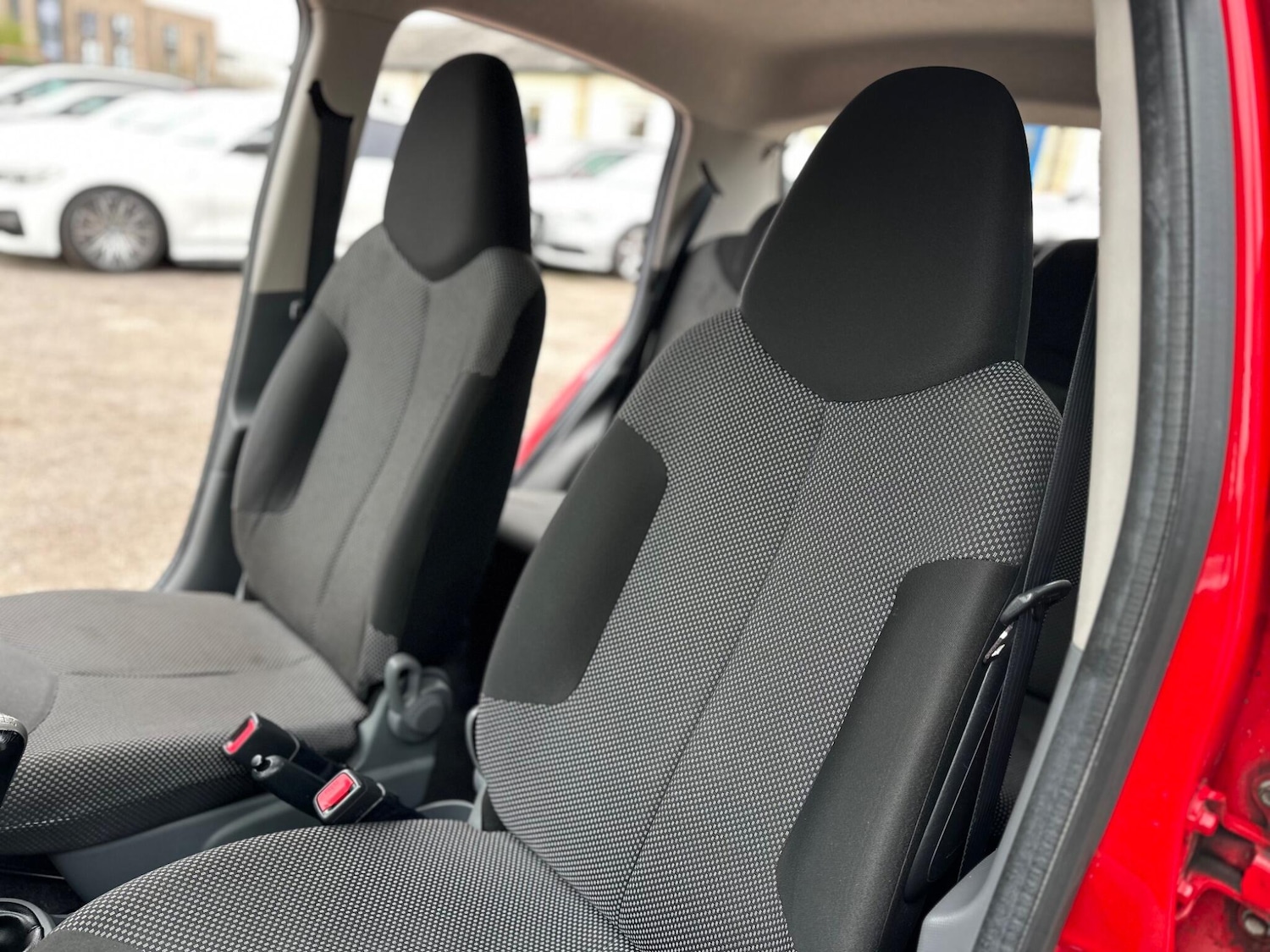 Used Toyota AYGO 2011 for sale - 77926114: Photo 46