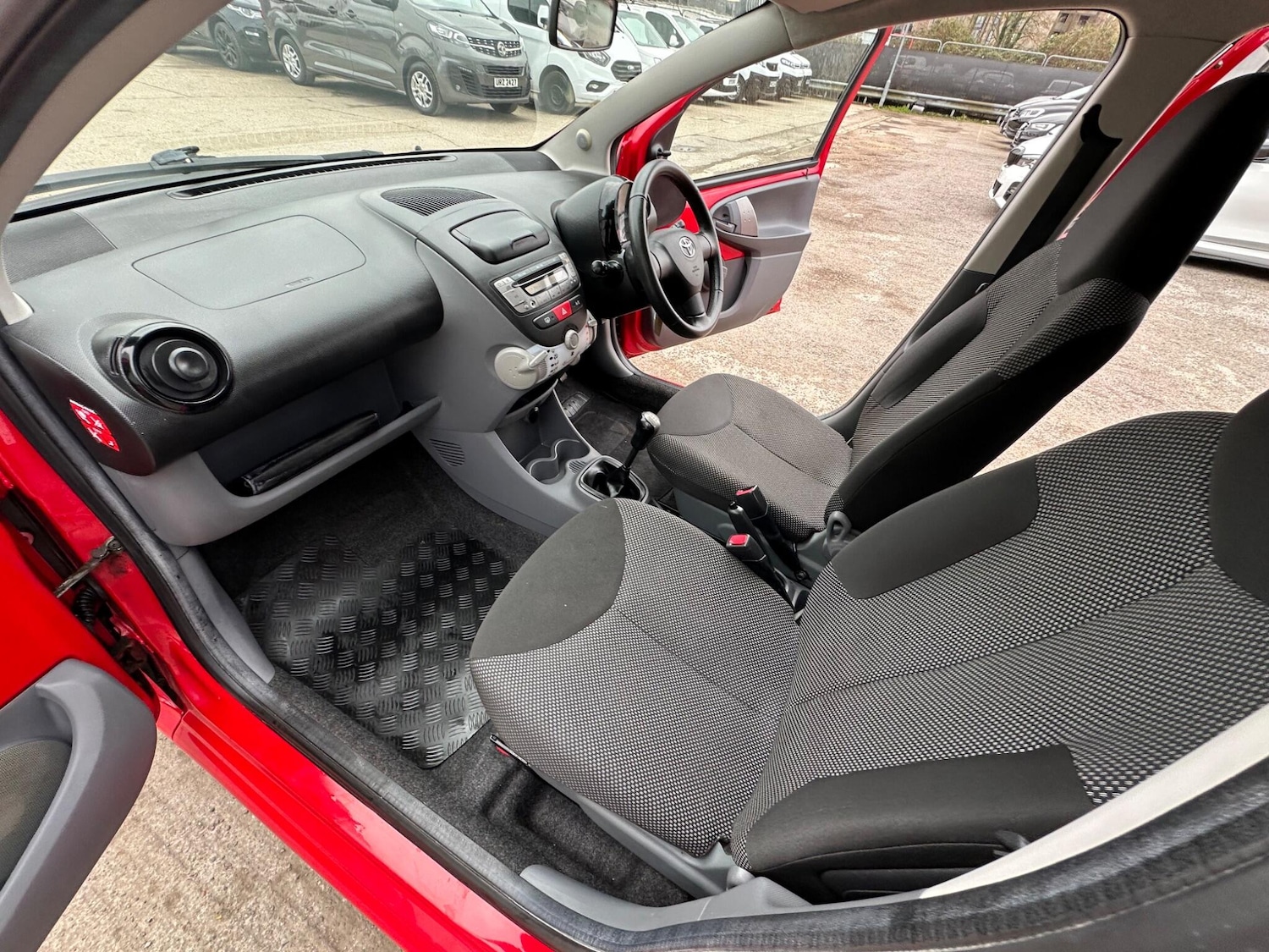 Used Toyota AYGO 2011 for sale - 77926114: Photo 47