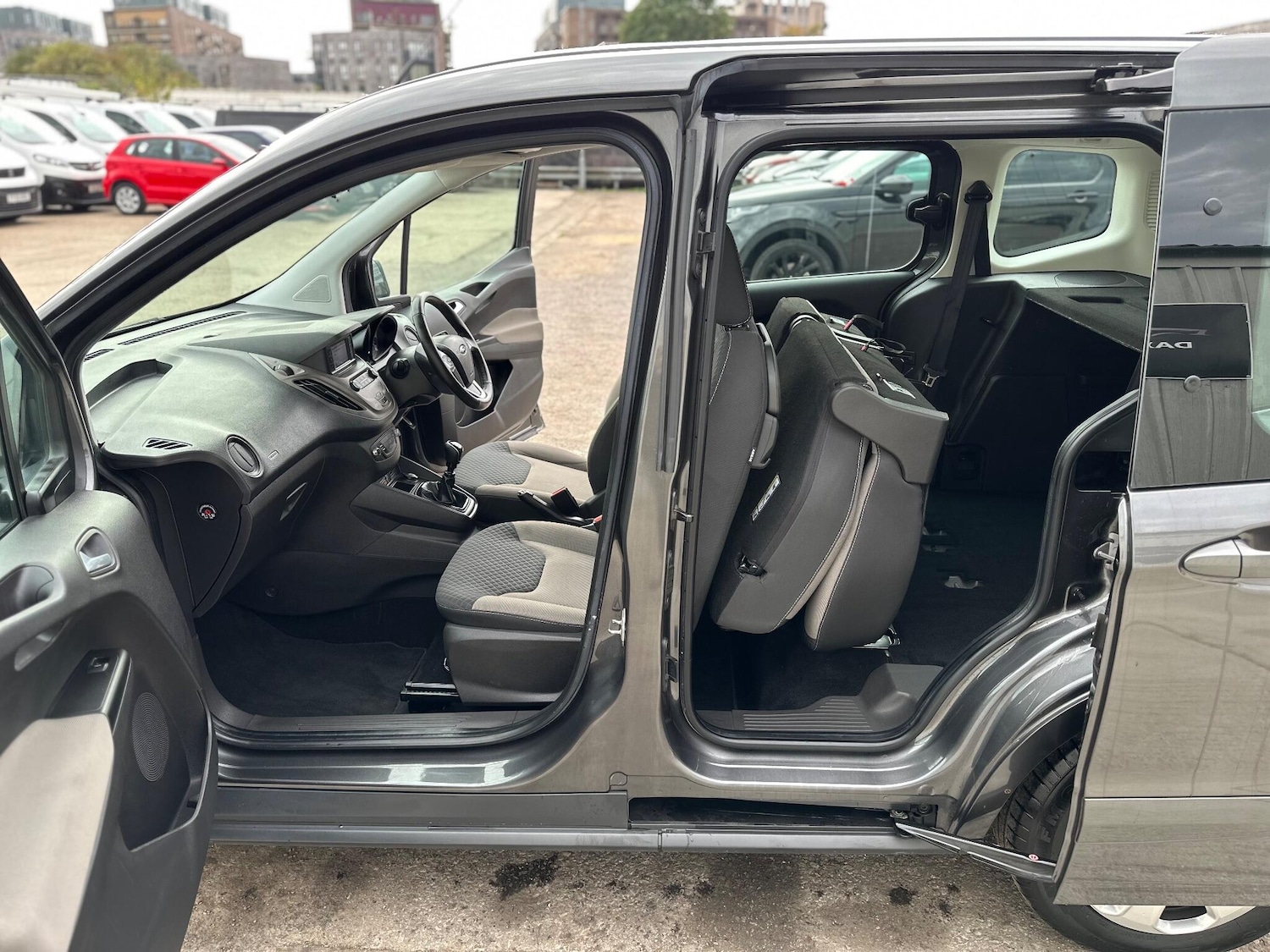 Used Ford Tourneo Courier 2019 for sale - 76752932: Photo 15