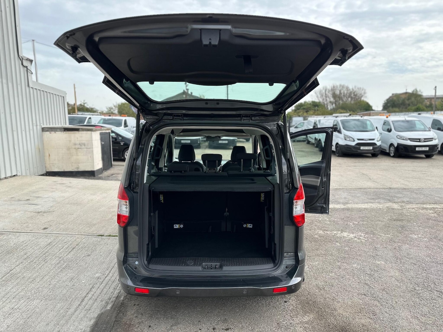 Used Ford Tourneo Courier 2019 for sale - 76752932: Photo 49