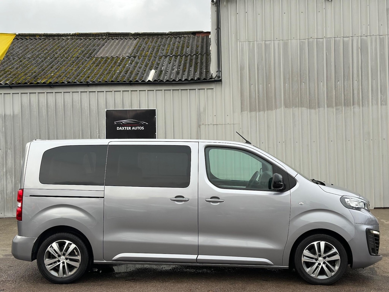 Used Peugeot Traveller 2022 for sale - 76714713: Photo 12