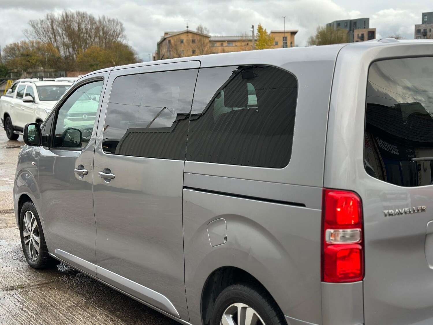 Used Peugeot Traveller 2022 for sale - 76714713: Photo 18