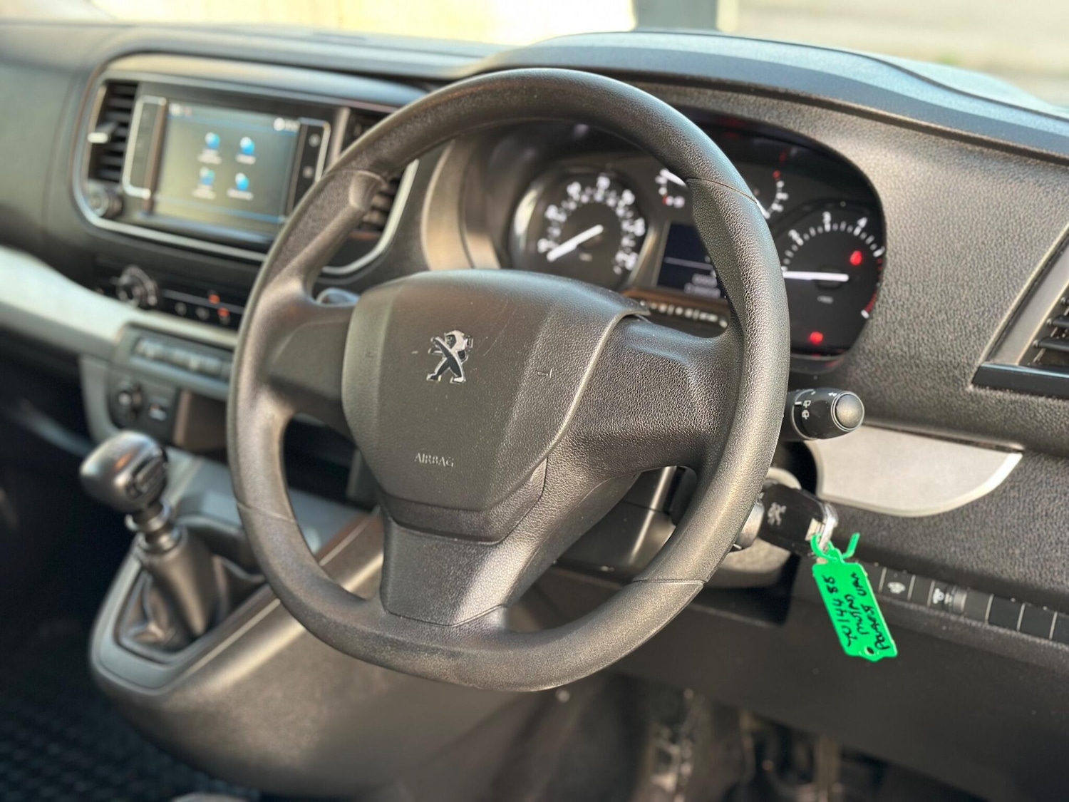 Used Peugeot Traveller 2022 for sale - 76714713: Photo 25