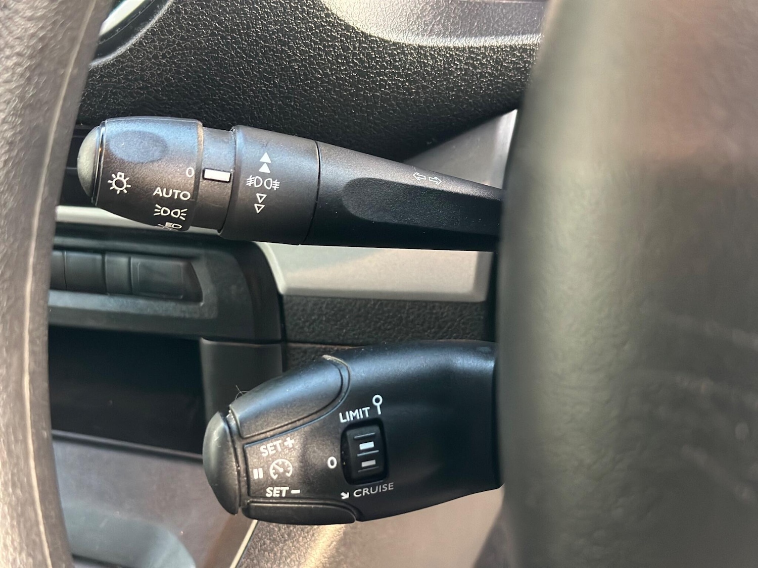 Used Peugeot Traveller 2022 for sale - 76714713: Photo 28