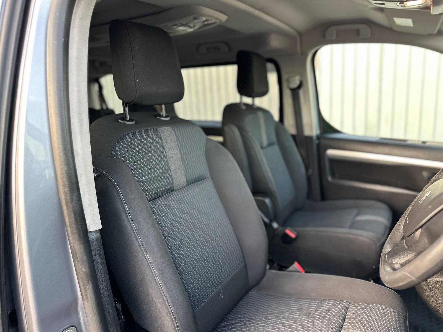 Used Peugeot Traveller 2022 for sale - 76714713: Photo 32