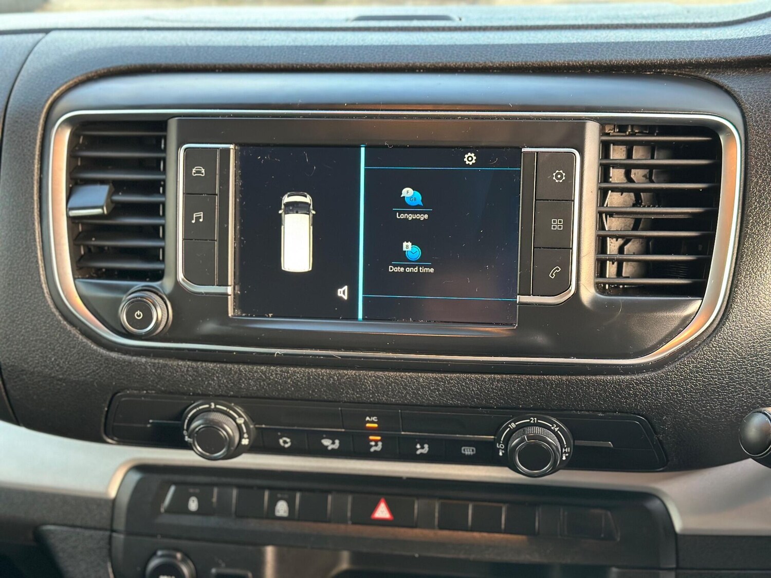 Used Peugeot Traveller 2022 for sale - 76714713: Photo 34