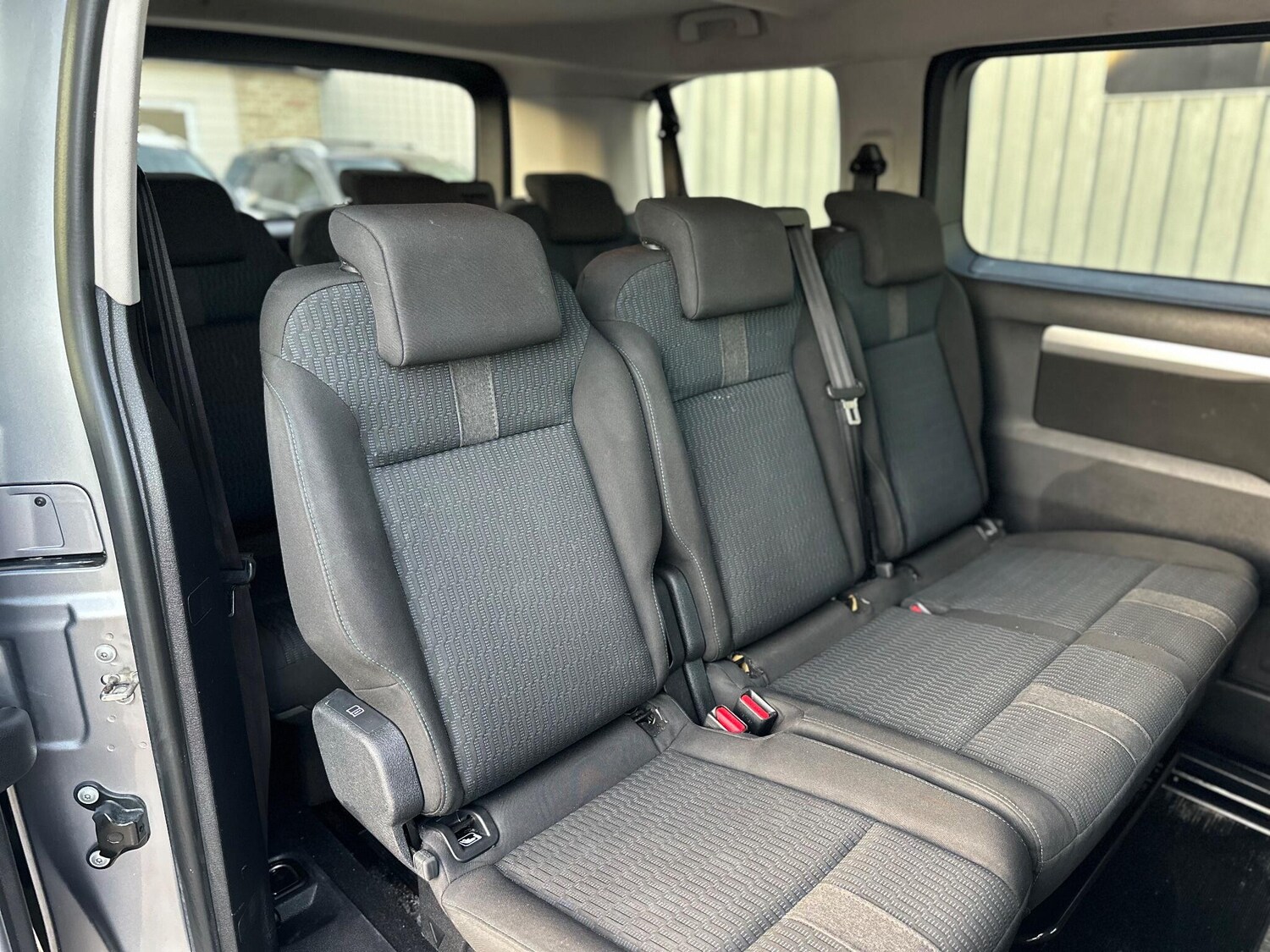 Used Peugeot Traveller 2022 for sale - 76714713: Photo 37