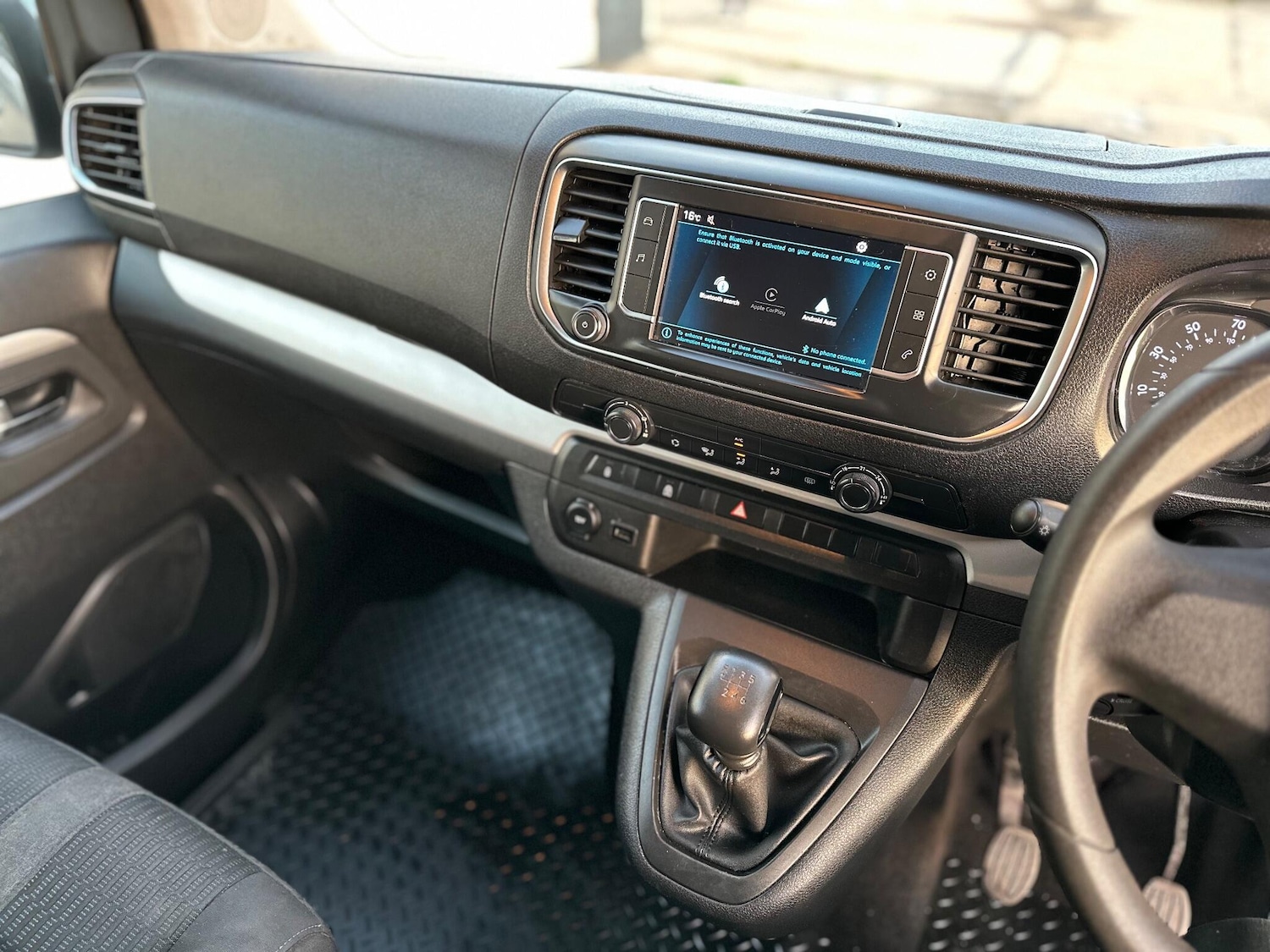 Used Peugeot Traveller 2022 for sale - 76714713: Photo 38