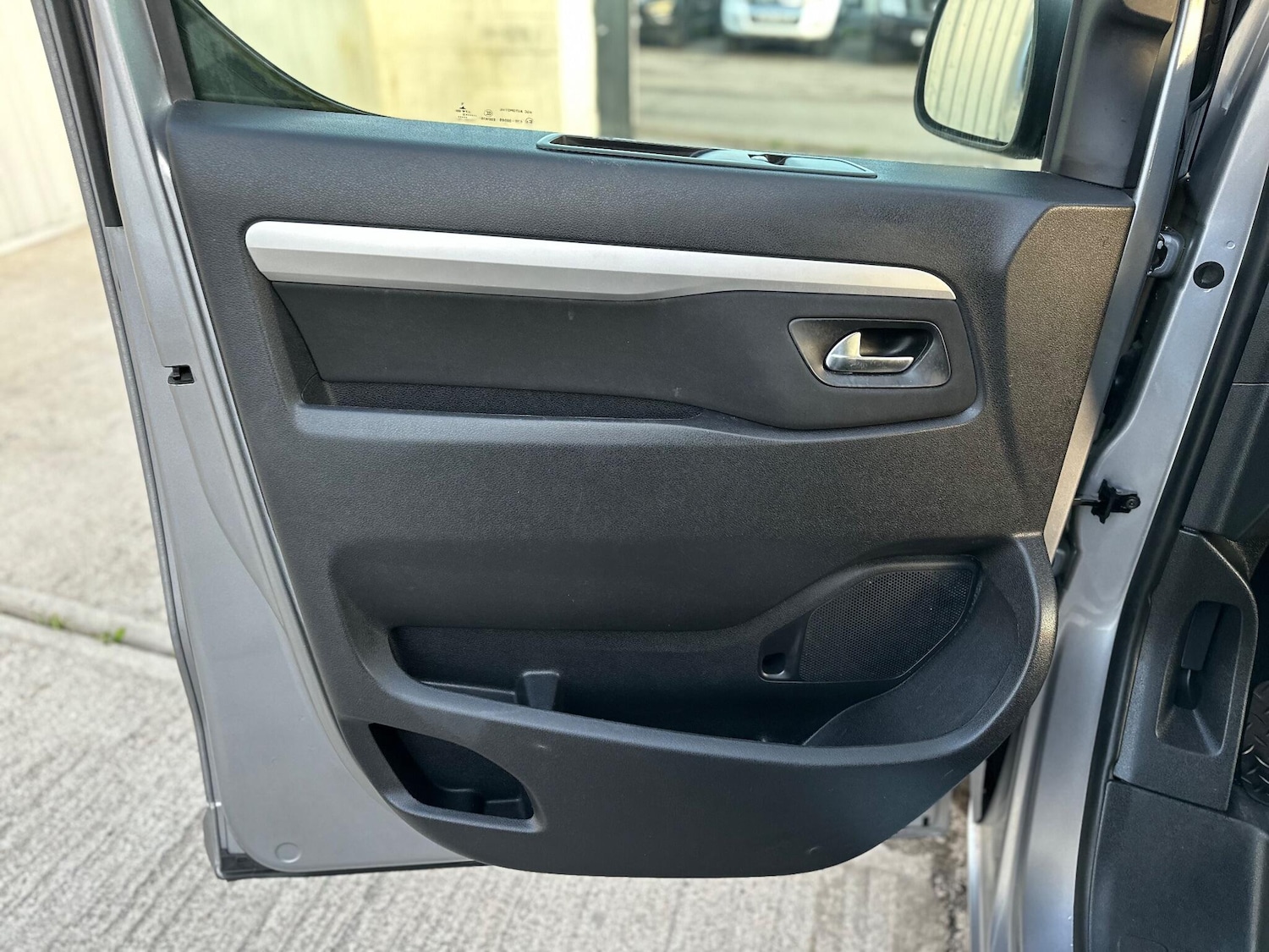 Used Peugeot Traveller 2022 for sale - 76714713: Photo 56