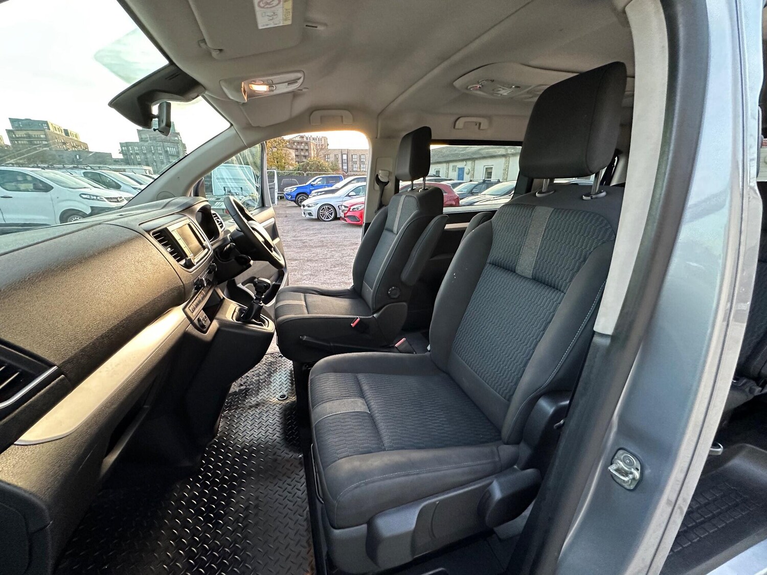 Used Peugeot Traveller 2022 for sale - 76714713: Photo 57