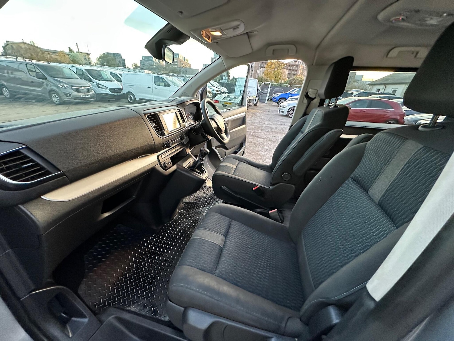 Used Peugeot Traveller 2022 for sale - 76714713: Photo 58