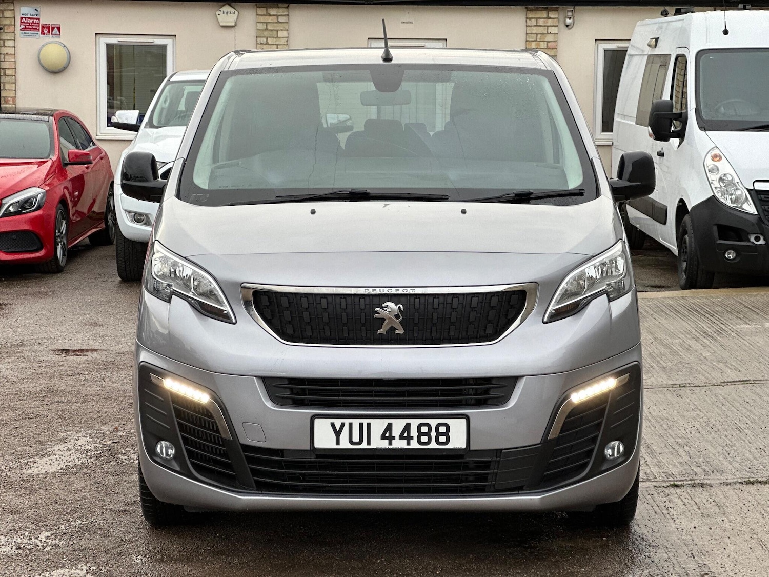 Used Peugeot Traveller 2022 for sale - 76714713: Photo 9