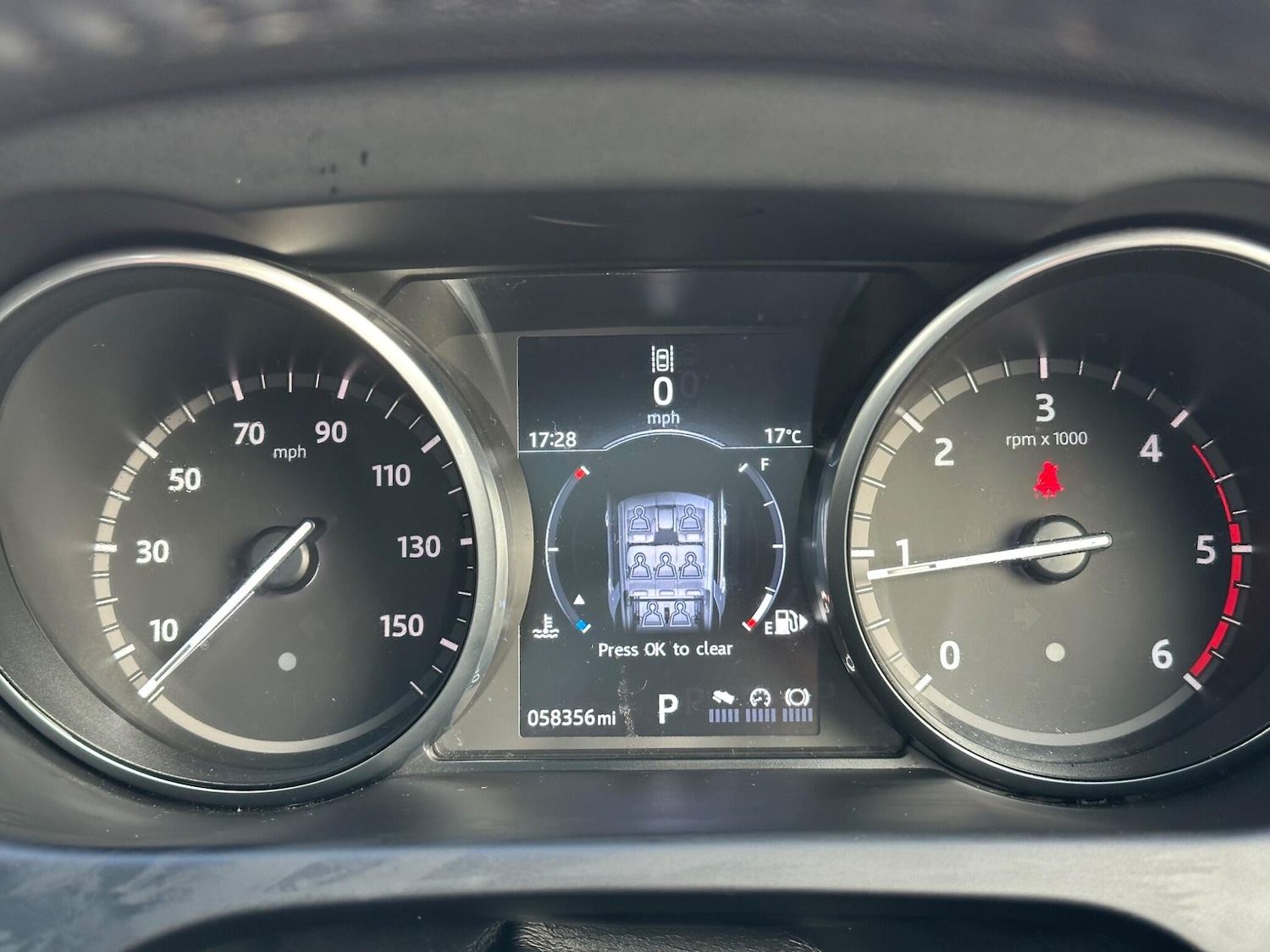 Used Land Rover Discovery Sport 2016 for sale - 76988421: Photo 11