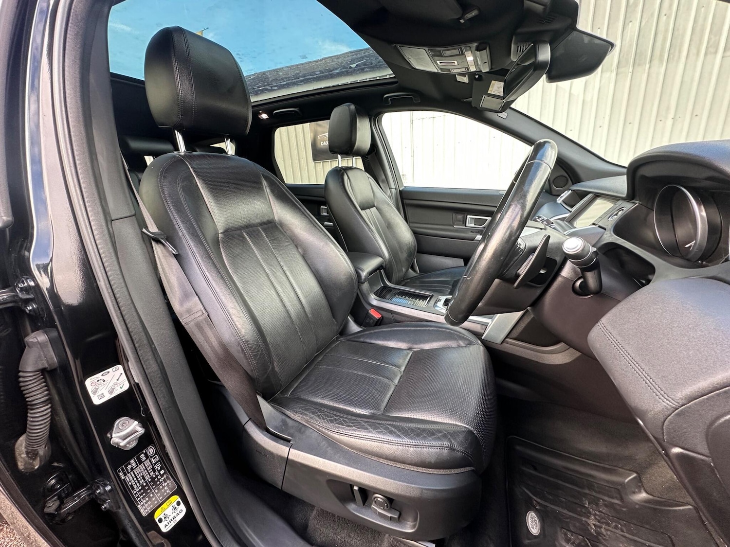 Used Land Rover Discovery Sport 2016 for sale - 76988421: Photo 12