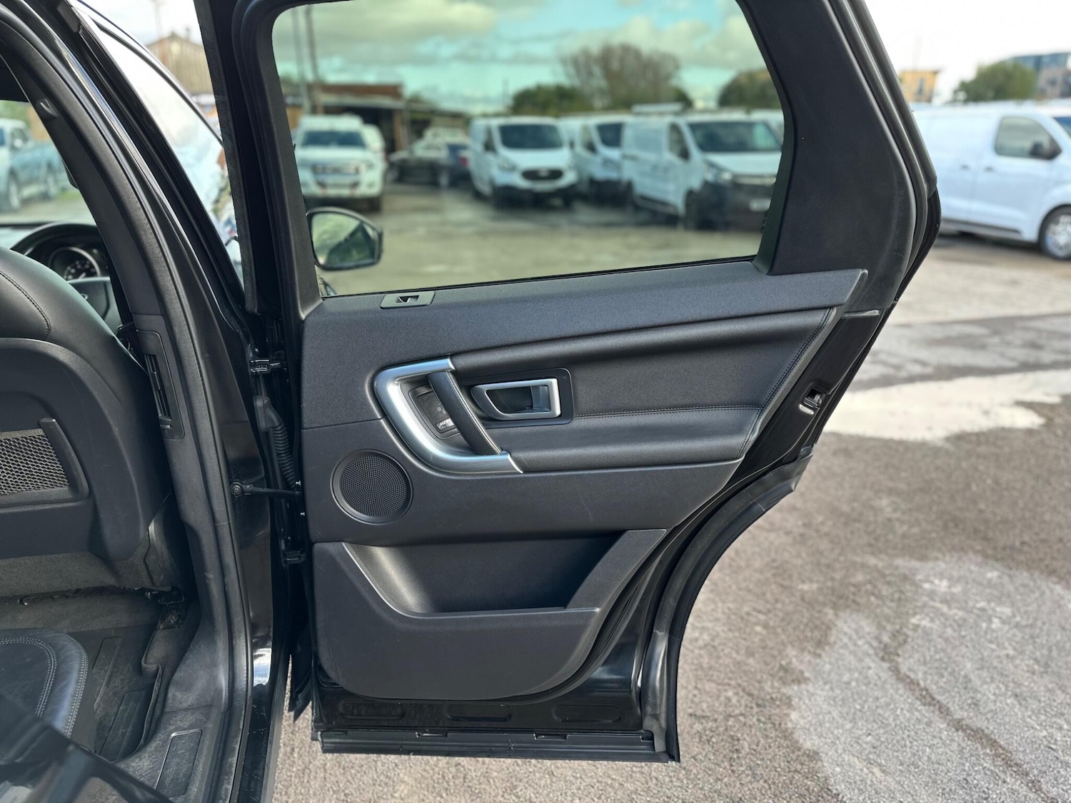 Used Land Rover Discovery Sport 2016 for sale - 76988421: Photo 48