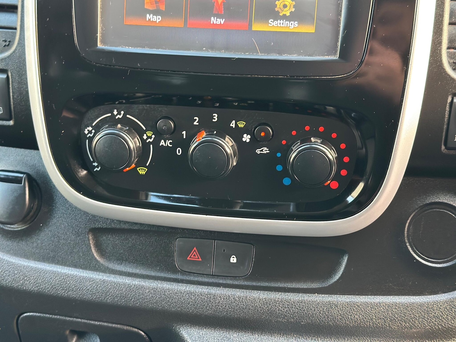 Used Renault Trafic 2016 for sale - 77029049: Photo 37