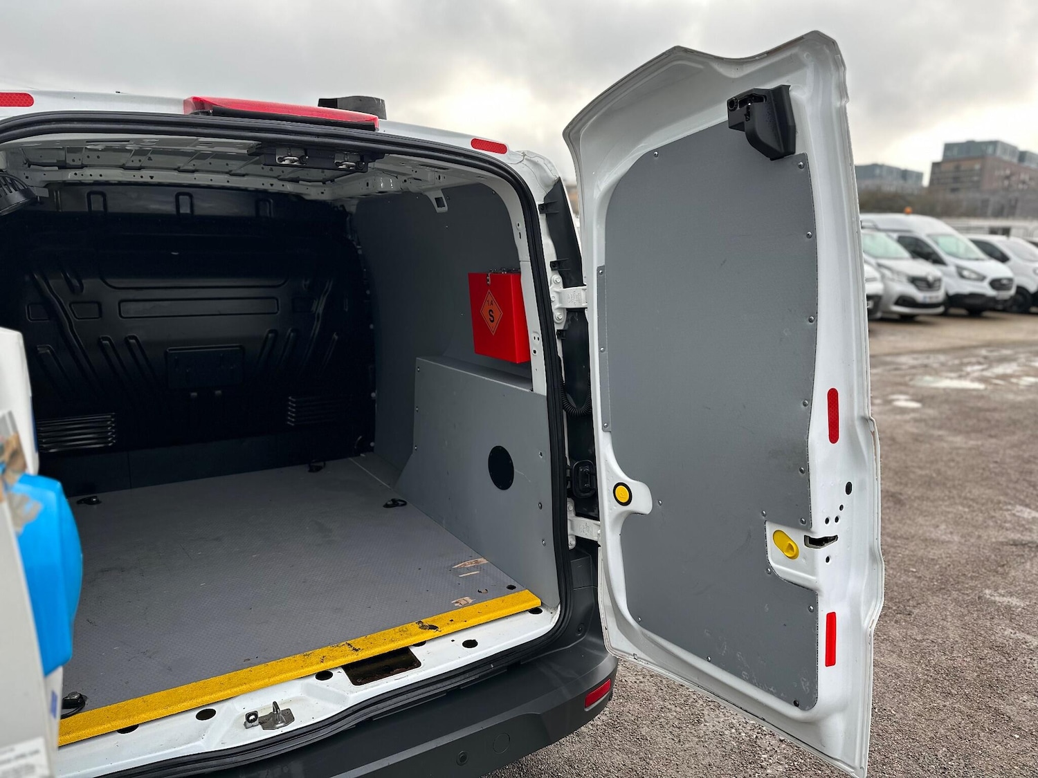 Used Ford Transit Connect 2017 for sale - 77496848: Photo 39