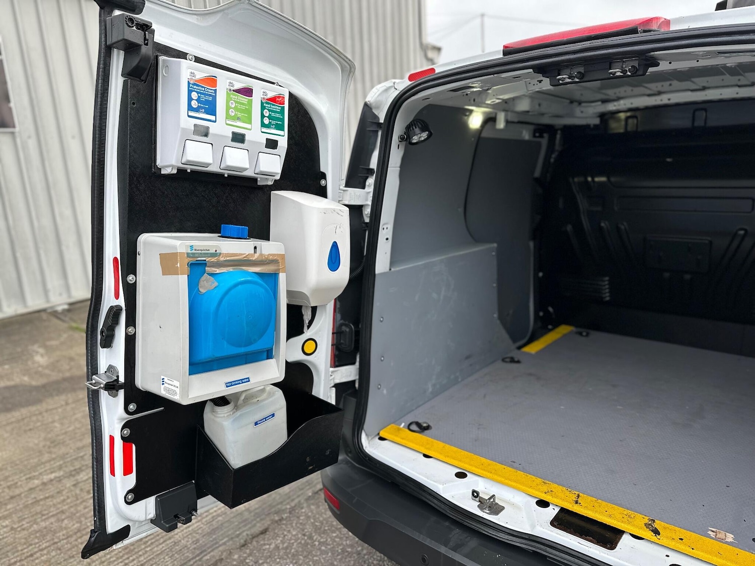 Used Ford Transit Connect 2017 for sale - 77496848: Photo 42