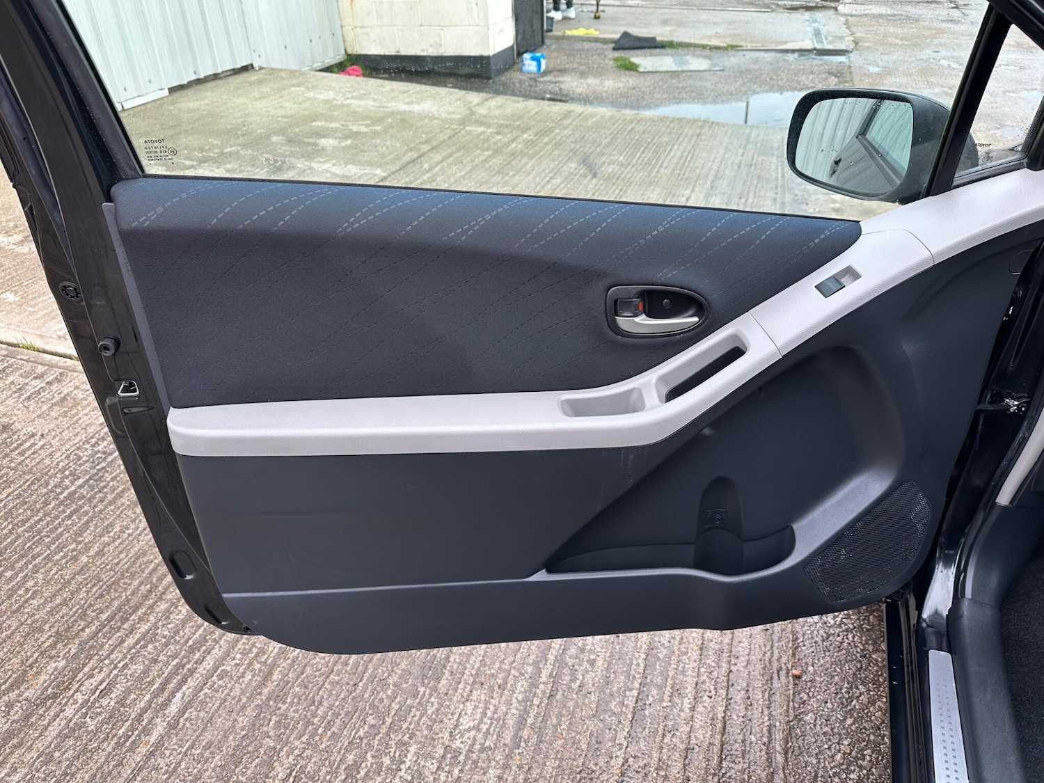 Used Toyota Yaris 2007 for sale - 77695831: Photo 44