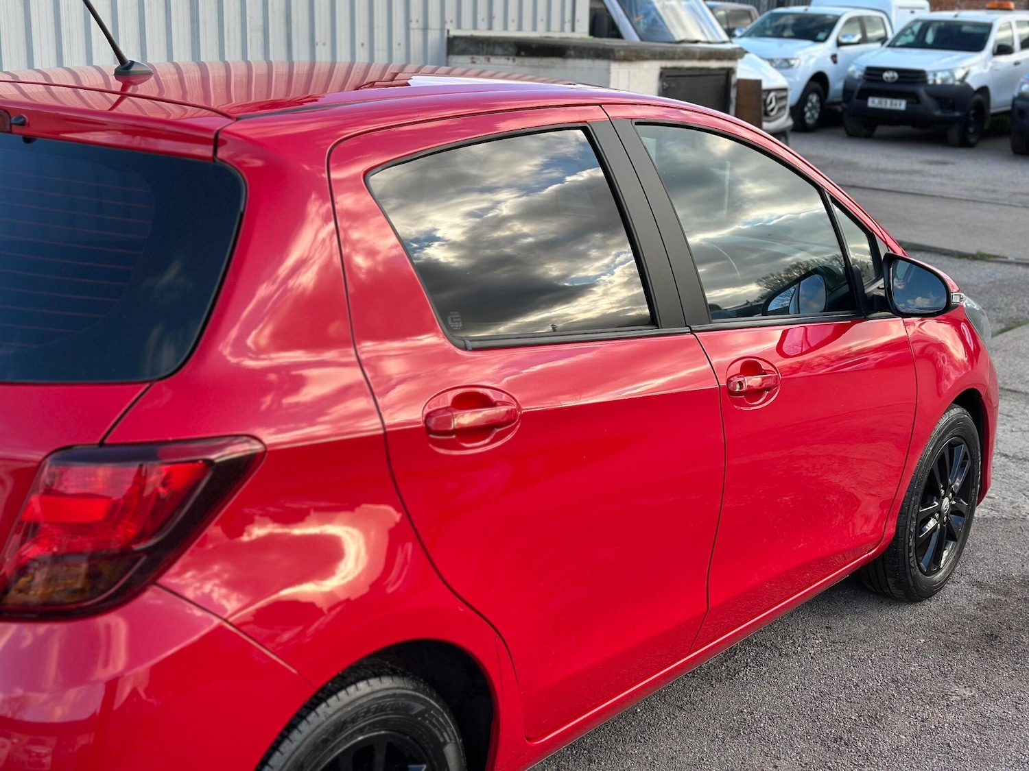 Used Toyota Yaris 2016 for sale - 77396602: Photo 27