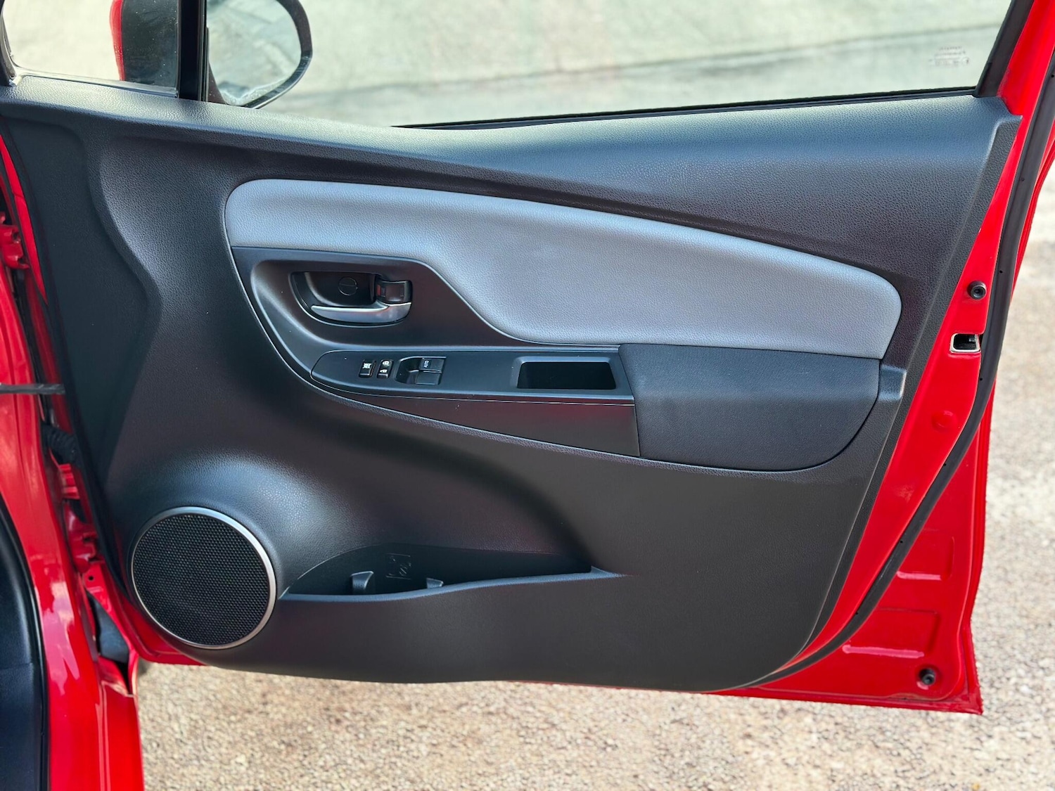 Used Toyota Yaris 2016 for sale - 77396602: Photo 30