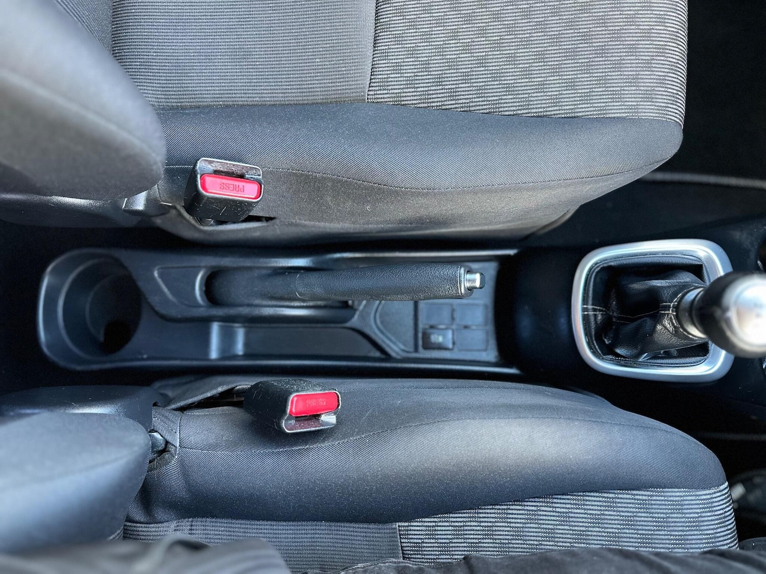 Used Toyota Yaris 2016 for sale - 77396602: Photo 37