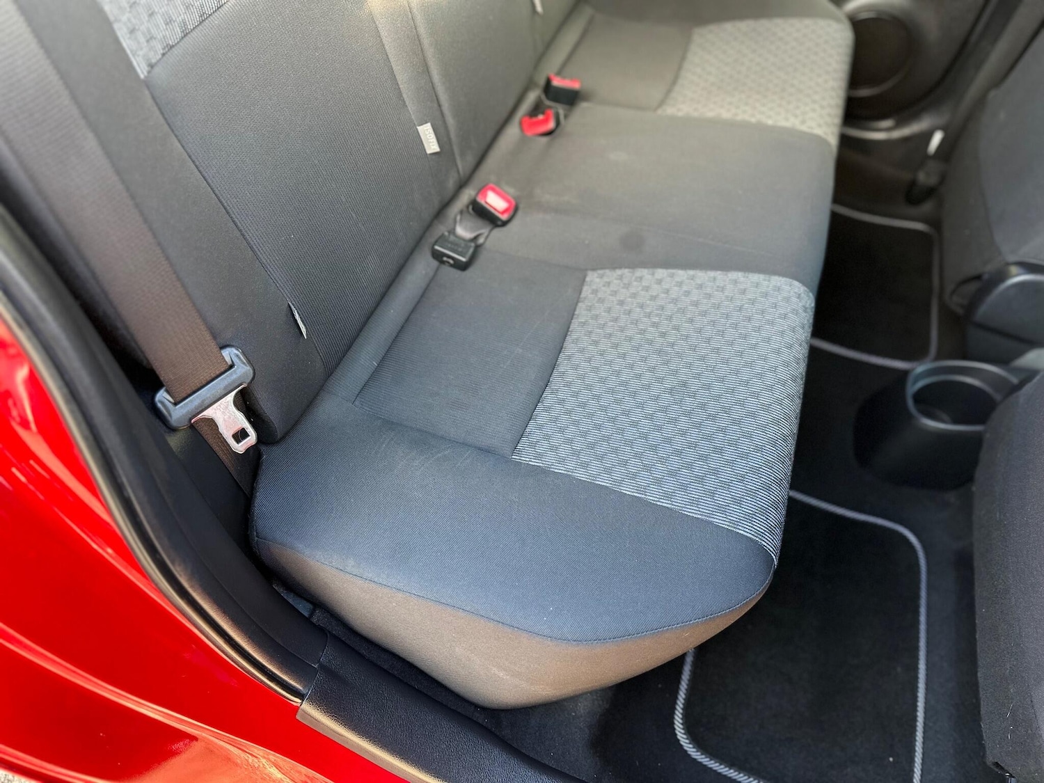 Used Toyota Yaris 2016 for sale - 77396602: Photo 38