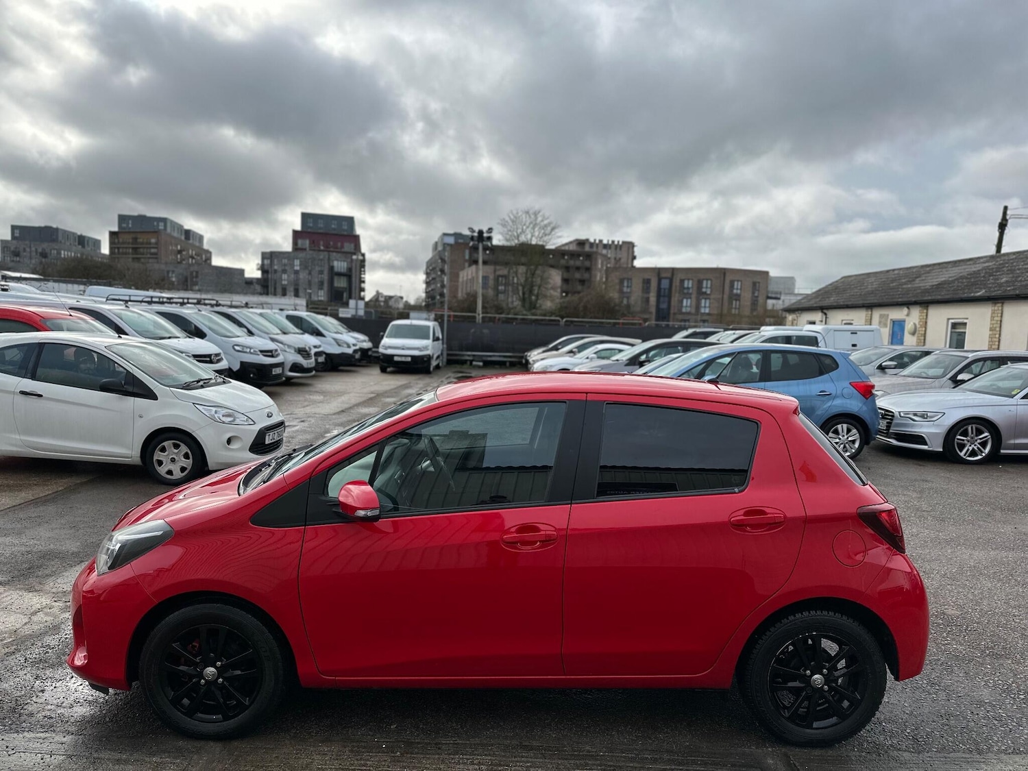 Used Toyota Yaris 2016 for sale - 77396602: Photo 59