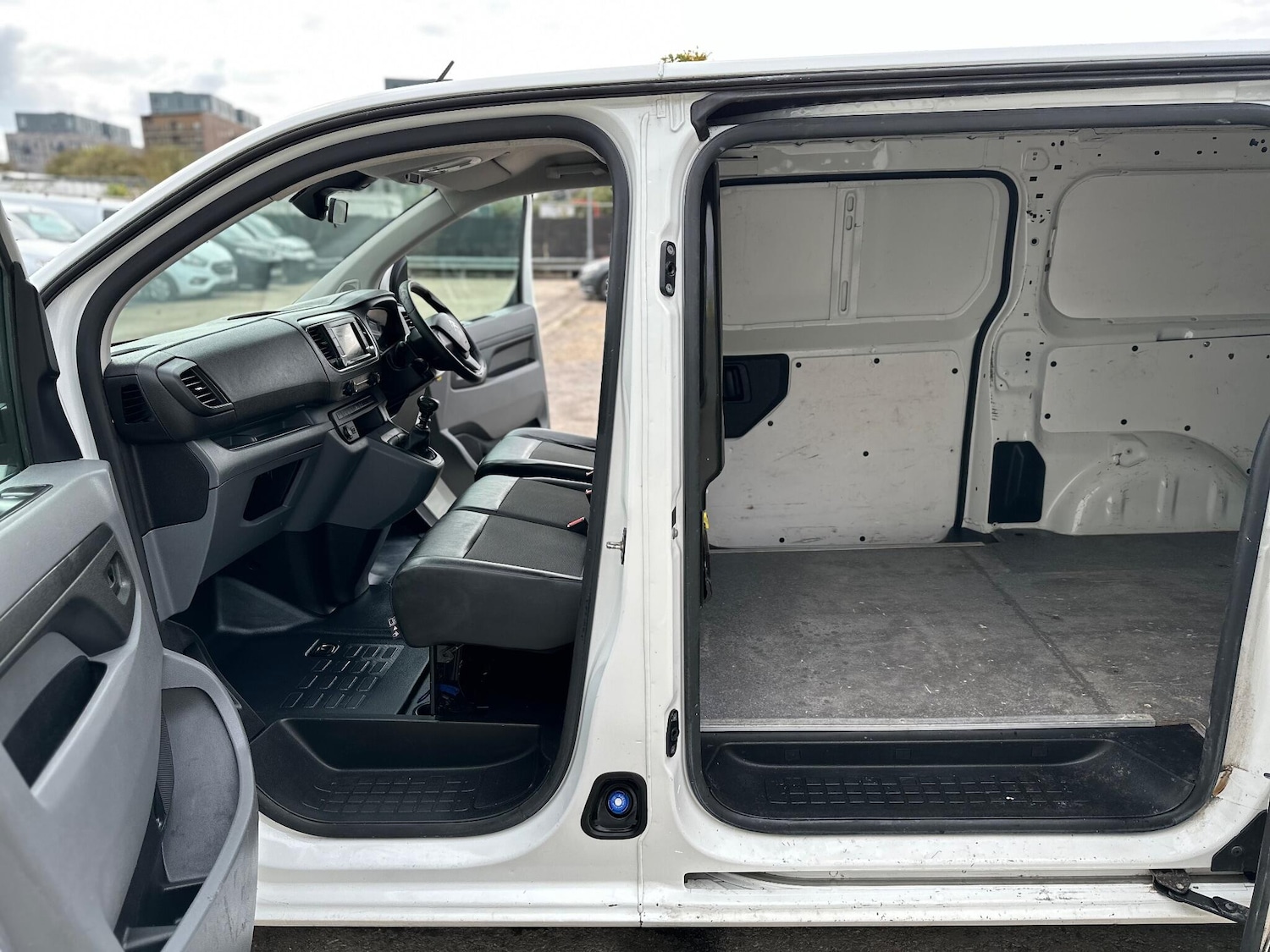 Used Citroen Dispatch 2019 for sale - 76689808: Photo 12