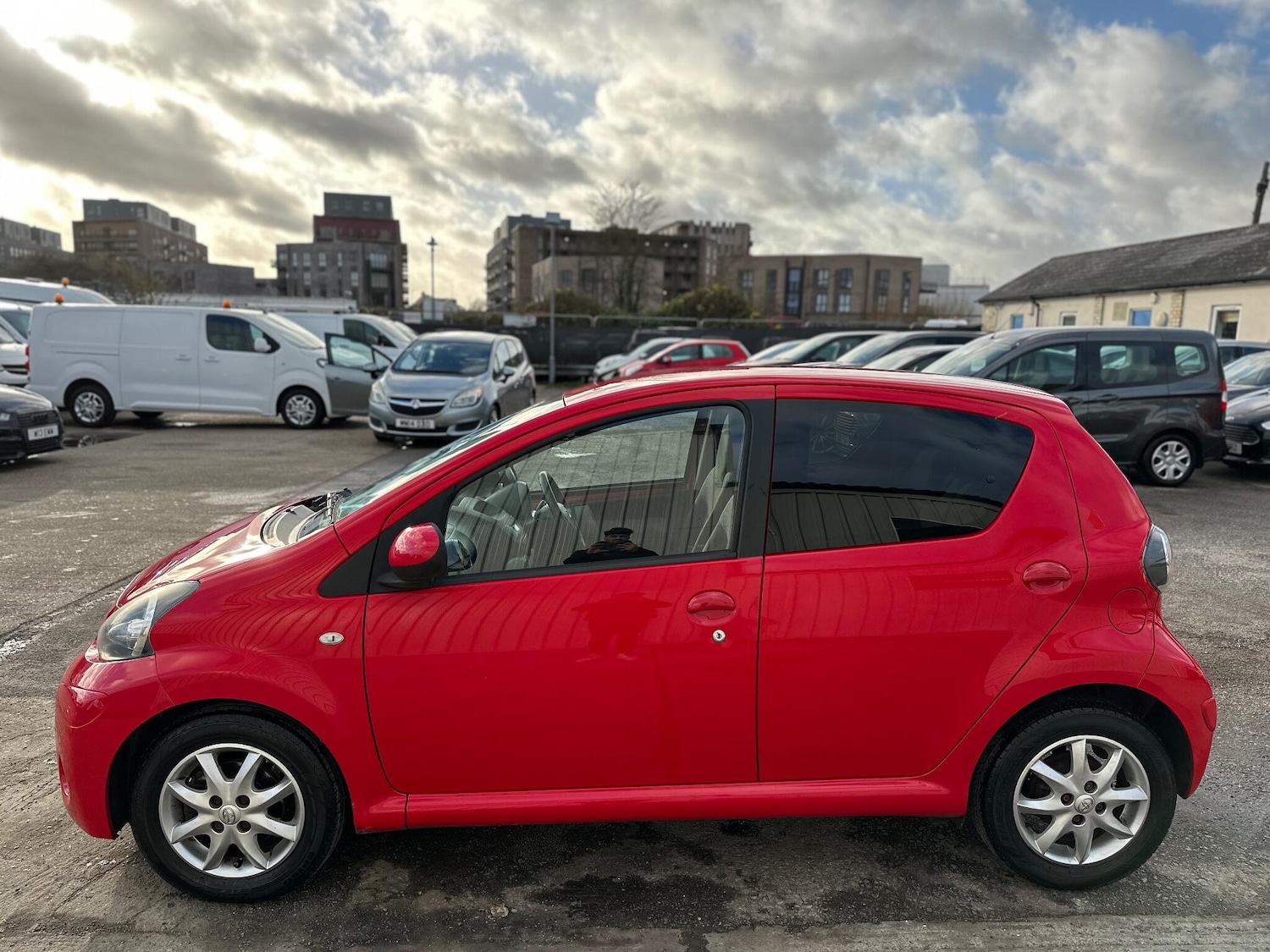 Used Toyota AYGO 2014 for sale - 76898638: Photo 24
