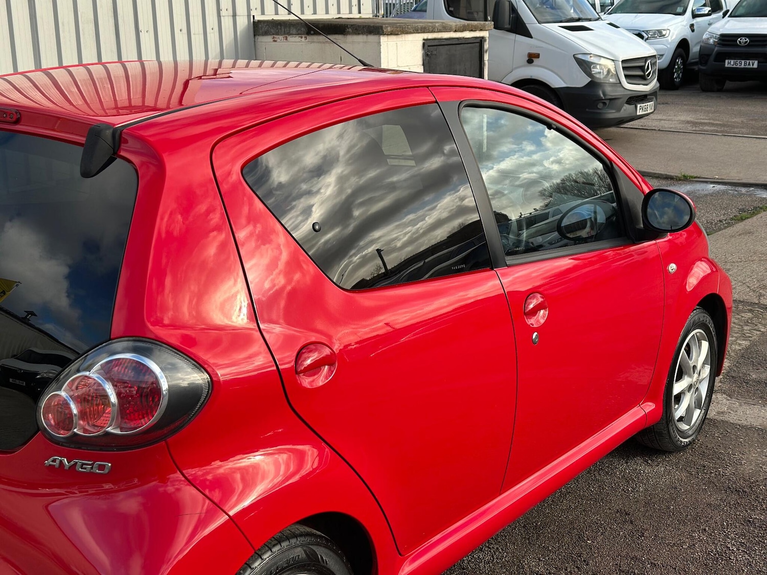 Used Toyota AYGO 2014 for sale - 76898638: Photo 32