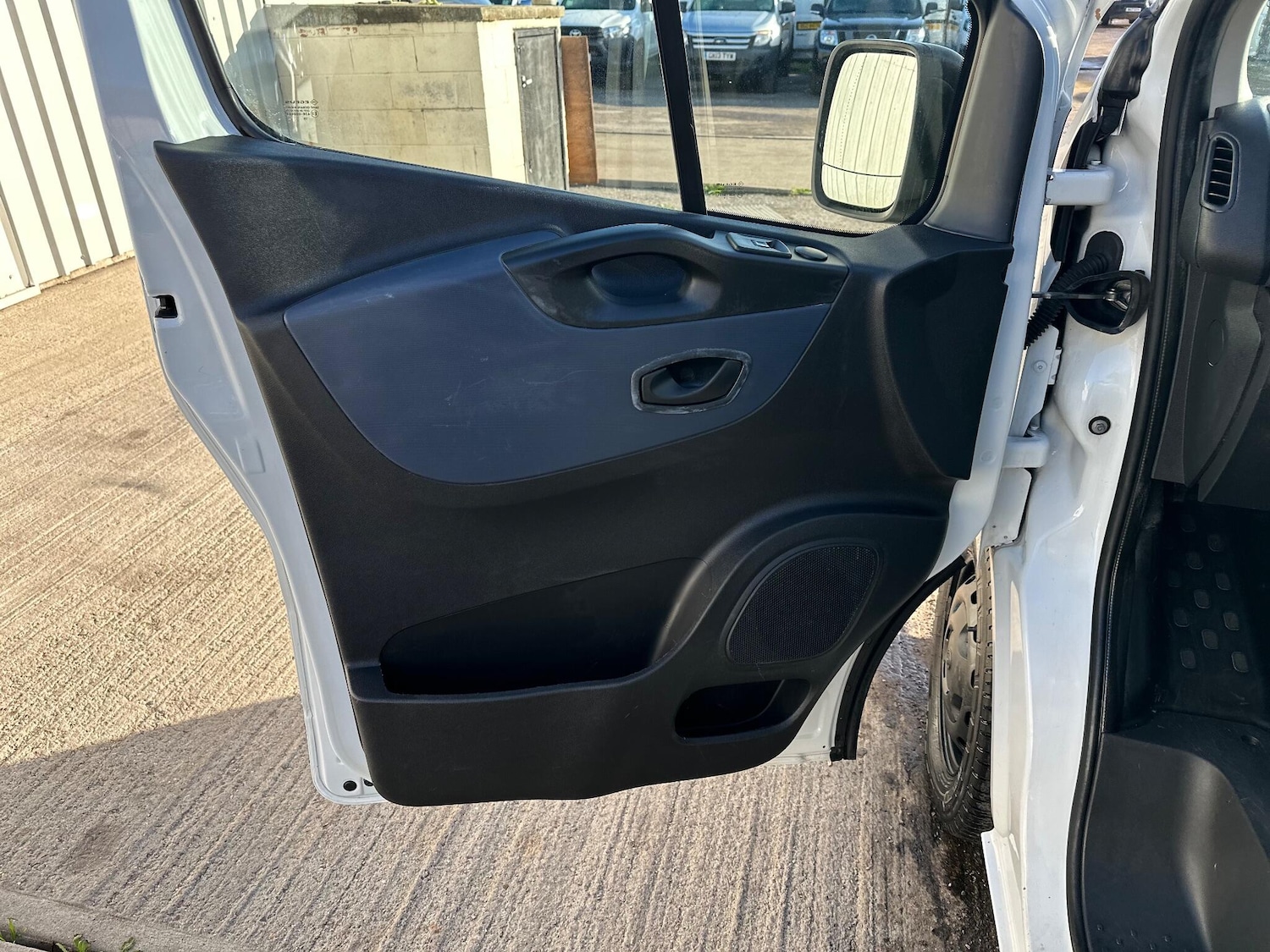 Used Vauxhall Vivaro for sale - 77029200: Photo 46