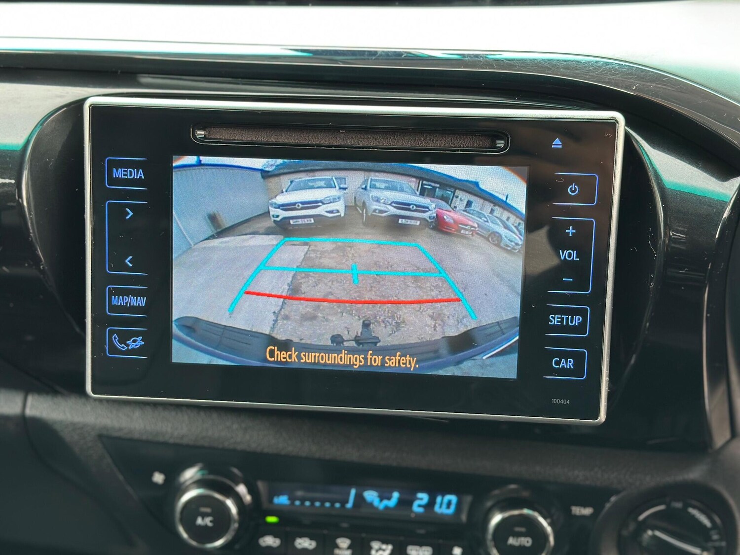 Used Toyota Hilux 2017 for sale - 76472751: Photo 13